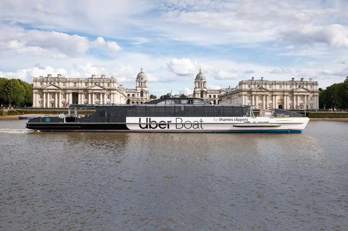 uber-boat-by-thames-clippers-in-daytime