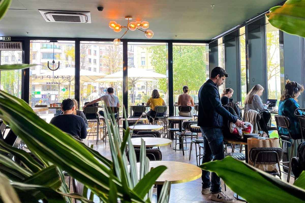 interior-of-simpli-coffee-best-cafes-to-work-in-lisbon