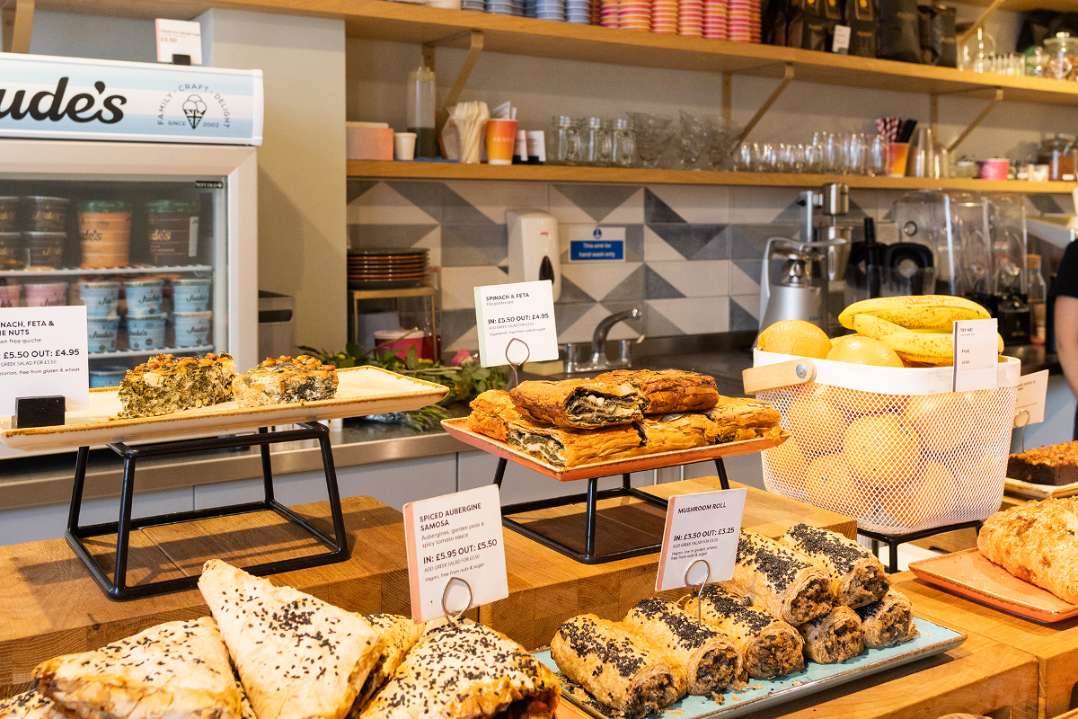 interior-of-arapina-bakery-in-the-daytime-gluten-free-cakes-london