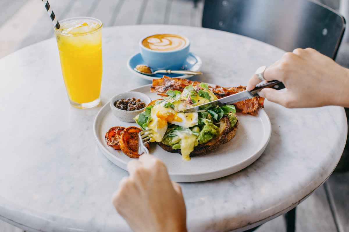 avocado-toast-with-eggs-and-bacon-from-milk-and-madu
