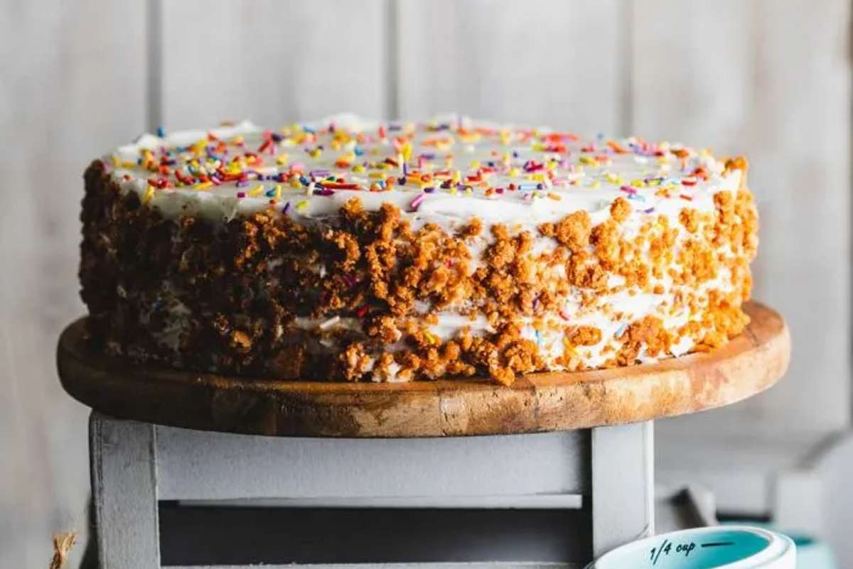 cake-on-a-box-at-sensible-edibles-bakery-vegan-cakes-nyc