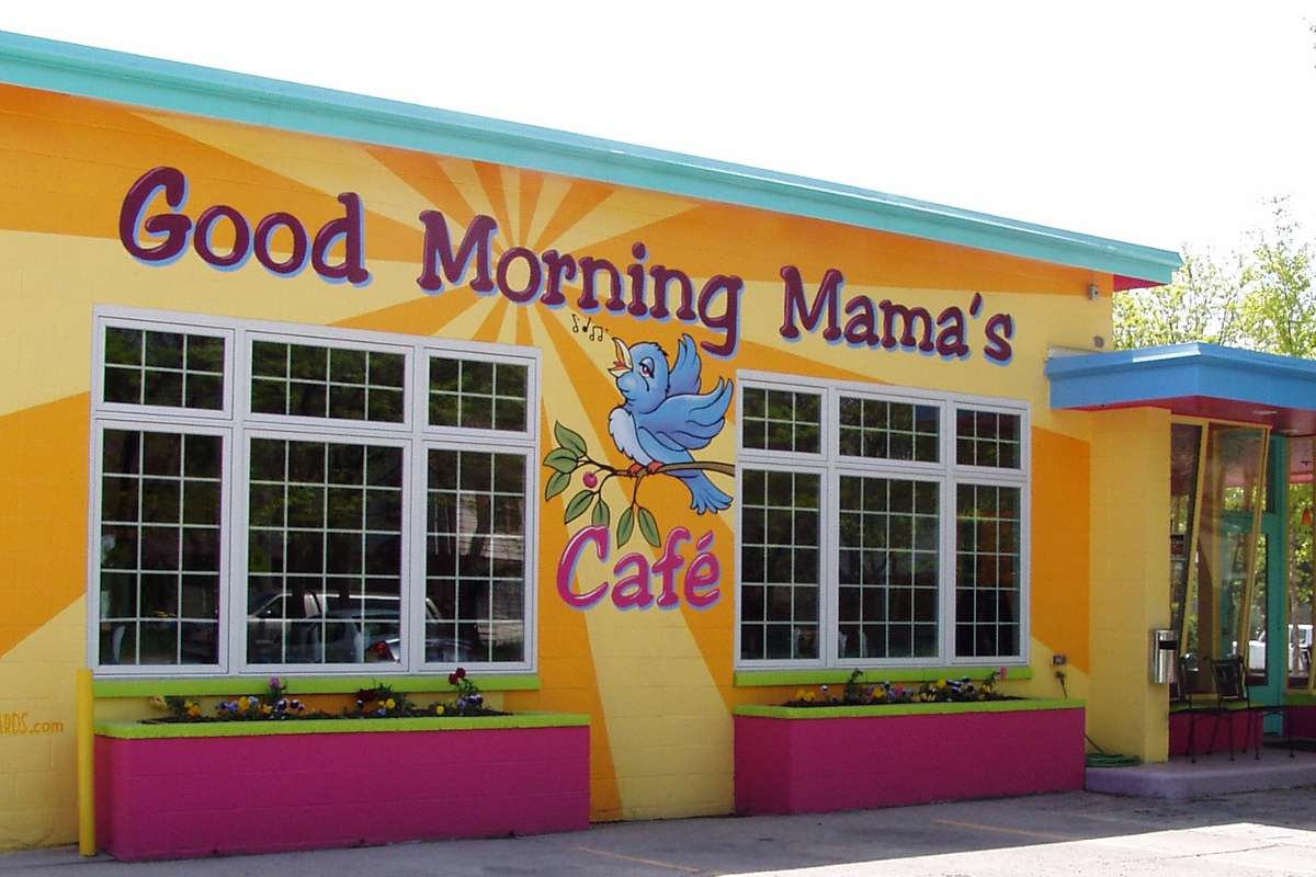 exterior-of-good-morning-mamas-in-the-daytime