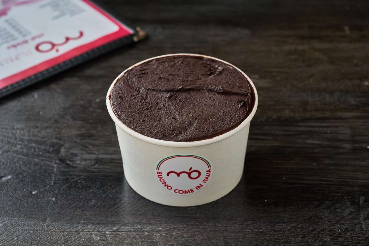 pot-of-dark-chocolate-gelato-sorbet-at-figo-il-gelato-italiano