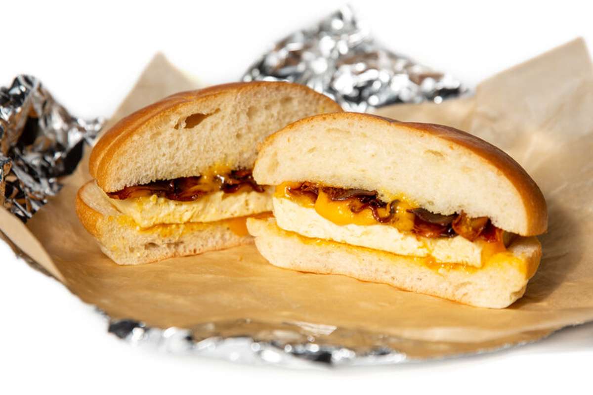 sandwich-in-a-napkin-and-tinfoil-at-atm-vegan-deli