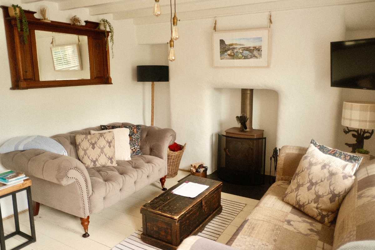 living-room-of-bakery-cottage-in-st-agnes