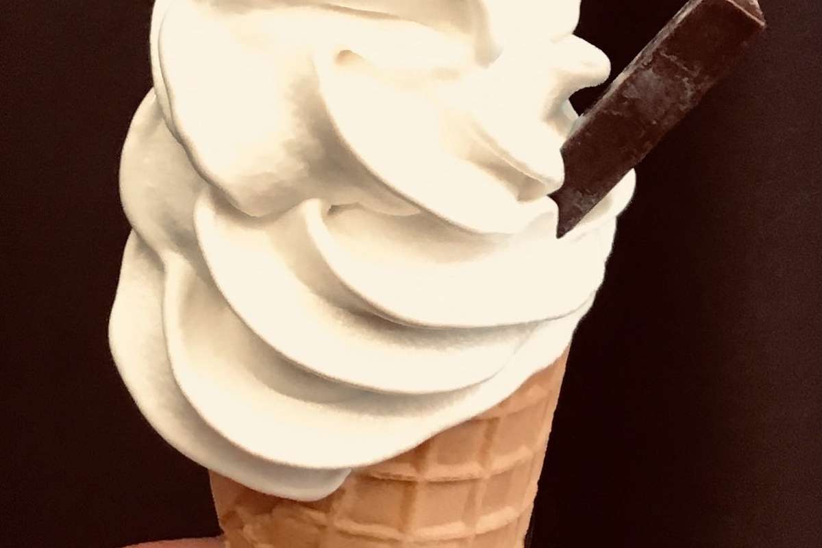 mr-whippy-with-chocolate-bar-from-v360