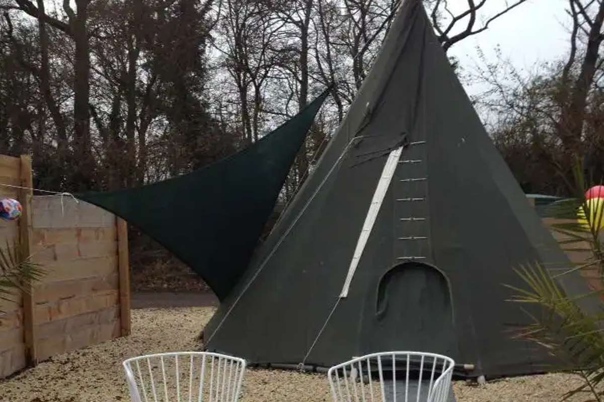 exterior-of-a-tipi-at-toasty-tipis-in-the-daytime