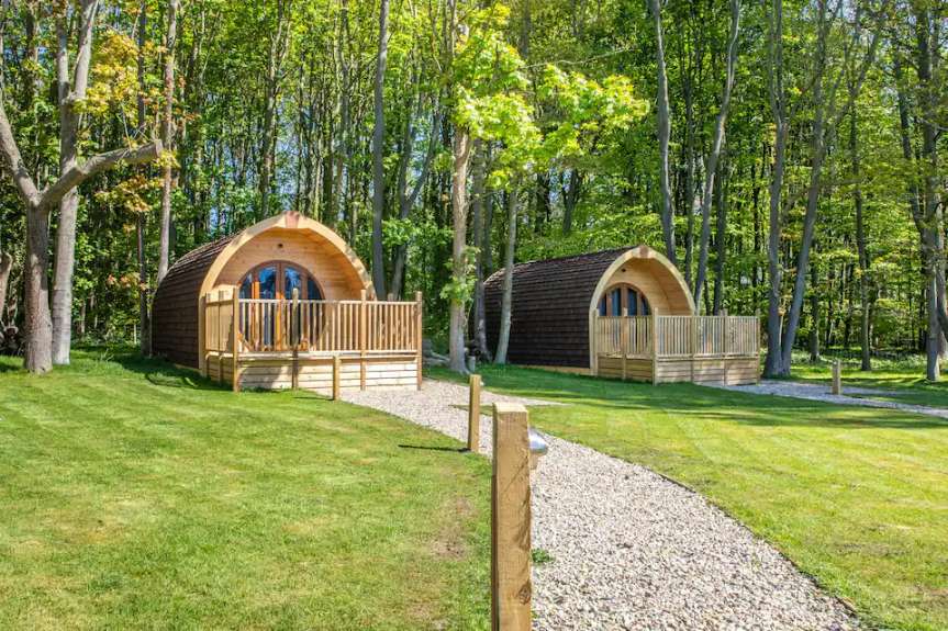 exterior-of-country-escape-glamping-pod-in-the-daytime-glamping-pods-yorkshire