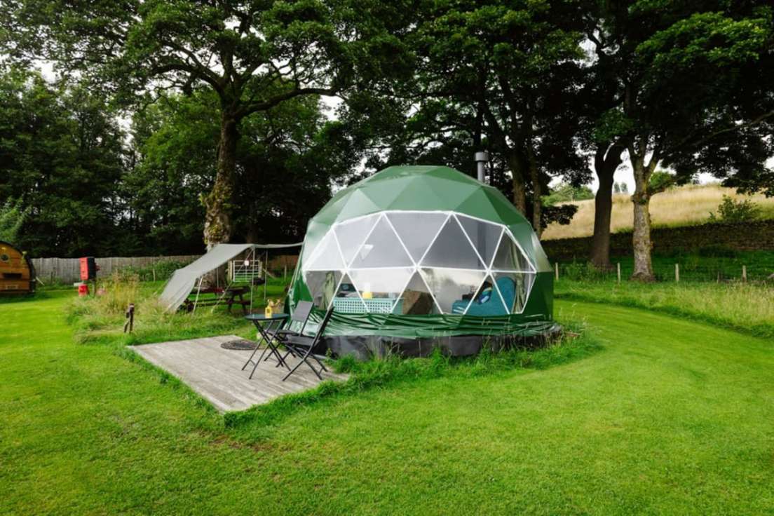 exterior-of-geodome-at-the-paddock-glamping-in-the-daytime