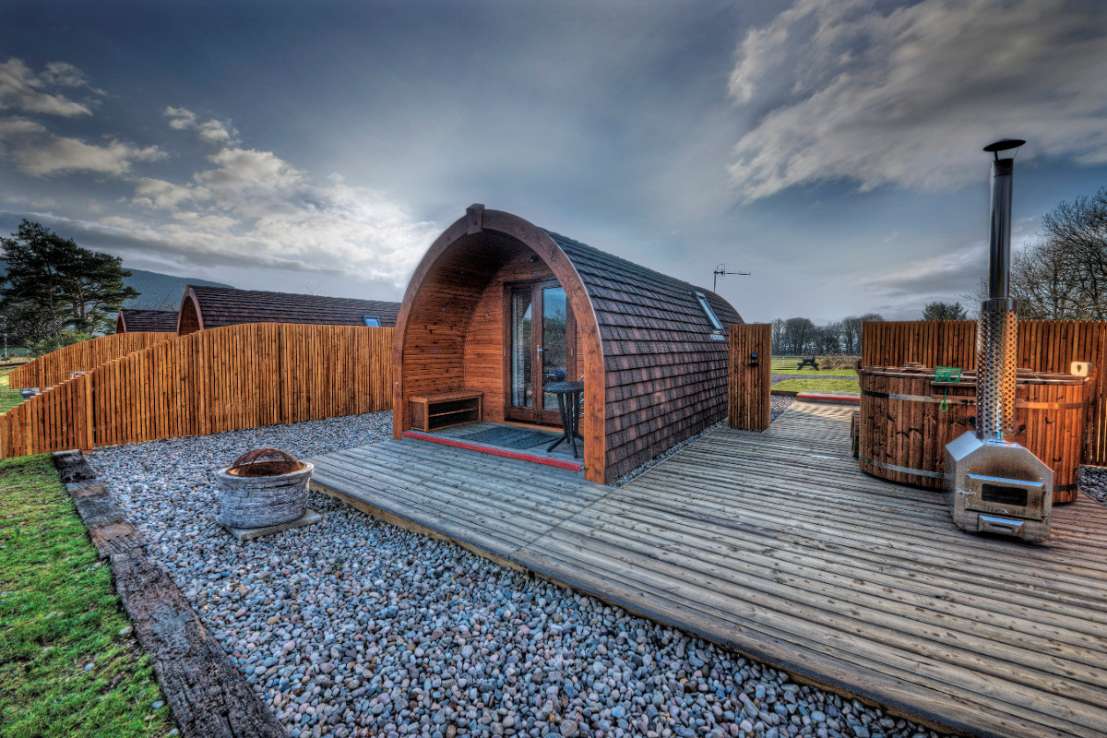 exterior-of-pod-with-hot-tub-at-highfield-holidays-pods-in-the-daytime
