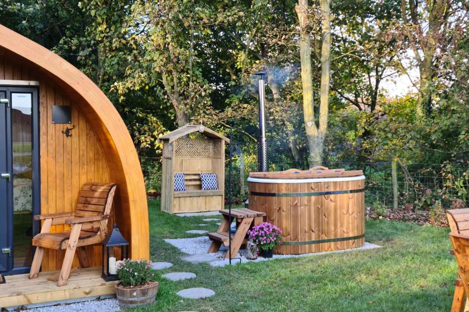 exterior-of-pod-with-hot-tub-at-paddock-pods-glamping-pods-yorkshire