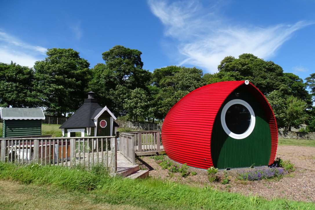 exterior-of-the-rowan-pod-at-the-pods-at-airhouses-in-the-daytime