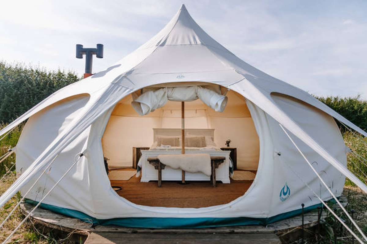 exterior-of-upper-navvy-tent-in-the-daytime-glamping-warwickshire