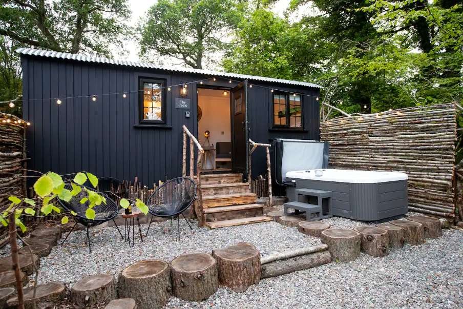 the-conic-hut-at-the-mar-huts-glamping-loch-lomond