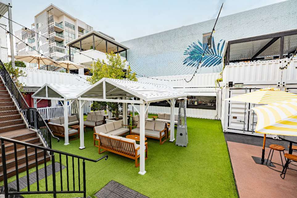exterior-terrace-at-summa-house-in-the-daytime-bottomless-brunch-brisbane
