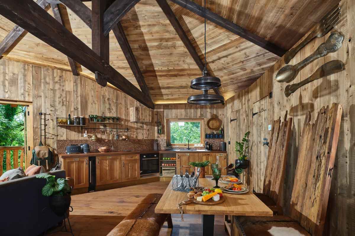 kitchen-and-dining-area-inside-hideout-treehouse